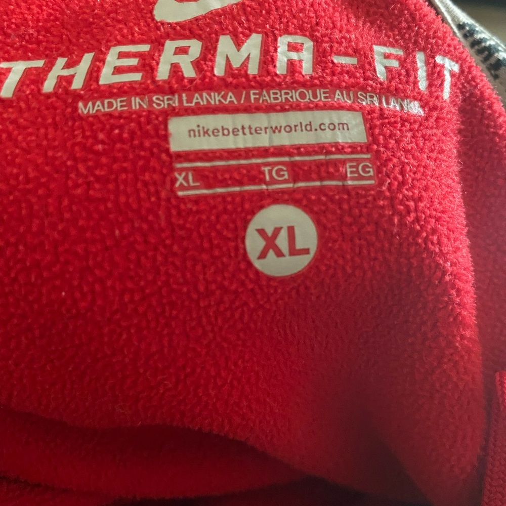 Men’s Nike therma fit hoodie